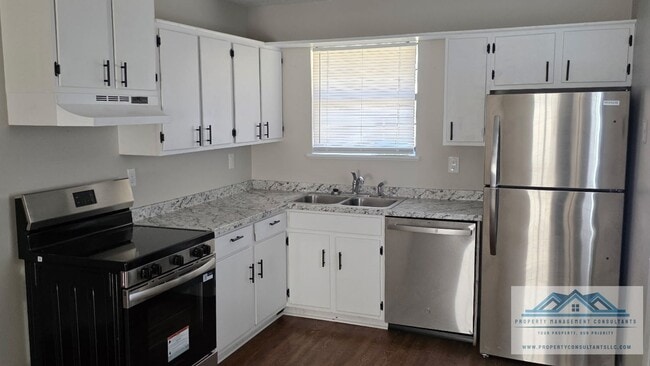 Building Photo - 1606 Broadway Blvd