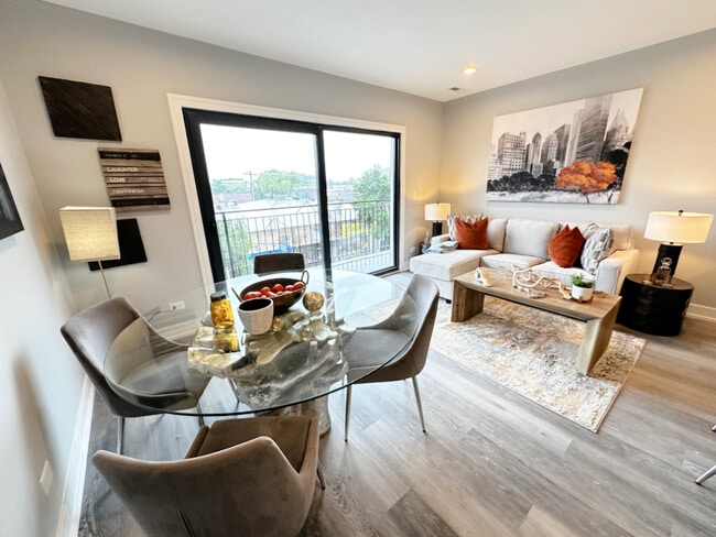 Photo - 5418 W Belmont Ave Unit 3E