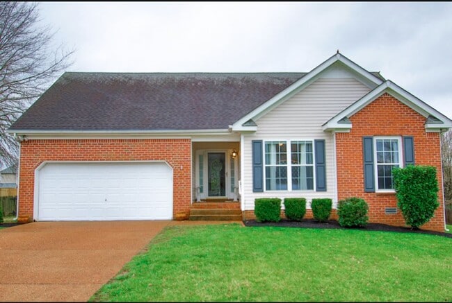 Photo - 2605 Mercer Plz