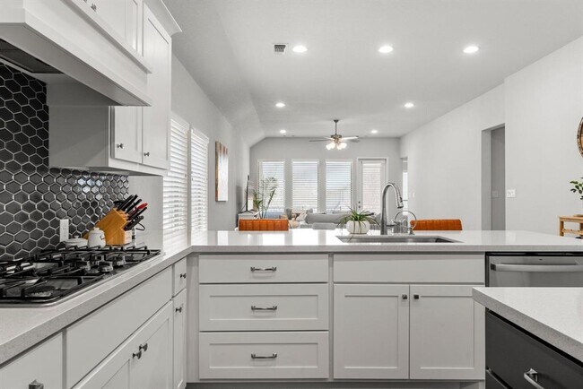 Photo - 204 Blf Crk Ln