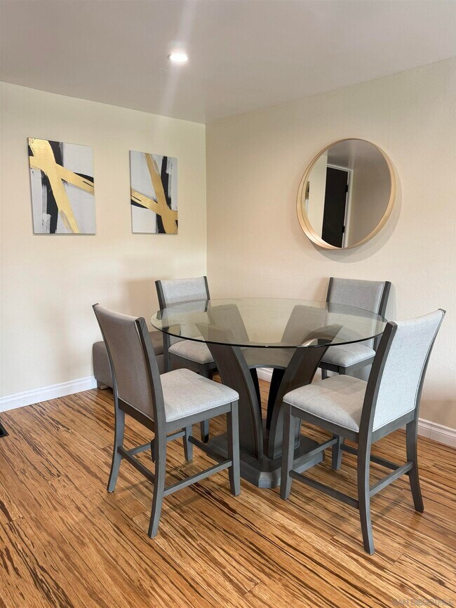 Photo - 6202 Friars Rd Unidad #204