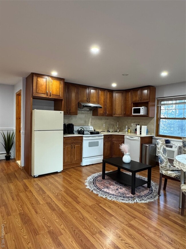 Photo - 287 NY-32 Unidad 202