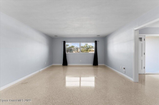 Photo - 215 Marion St