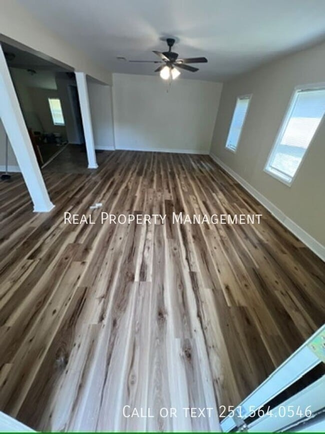 Photo - 708 Bond St