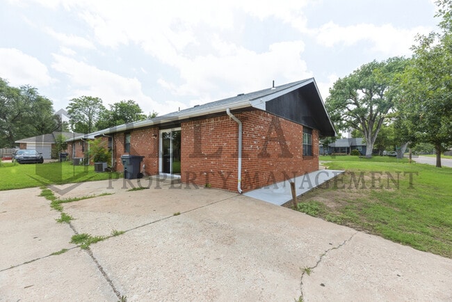 Photo - 1158 N Edwards