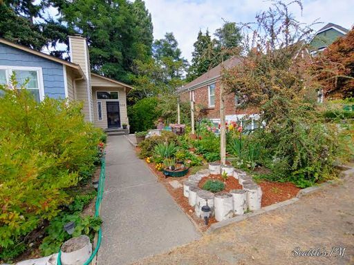 Building Photo - Adorable Maple Leaf ADU with Private Entrance- 2 Bedroom\1 Bathroom