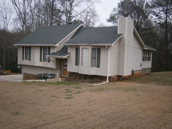 Building Photo - WOW!!!...GORGEOUS RANCH / PARTIAL  BSMNT/ NOT IN A SUBDIVISION/ MCEACHERN HIGH SCHOOL