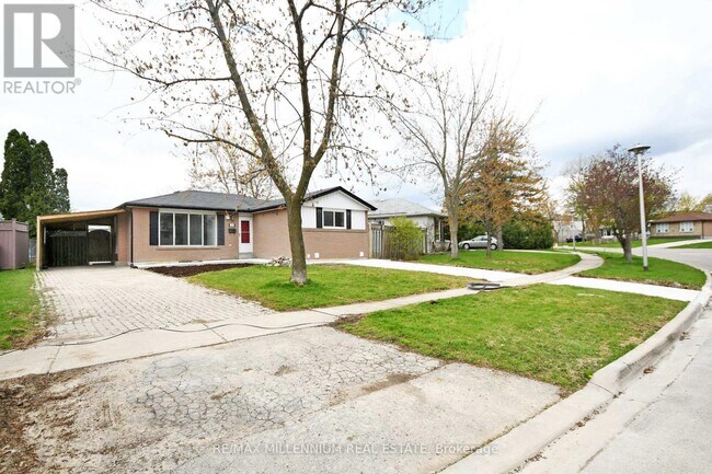 Photo - 156 Folkstone Crescent