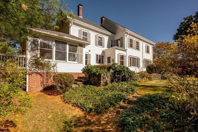 Photo - 110 Exeter Rd