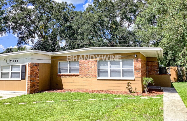 Photo - 2016 E Crenshaw St