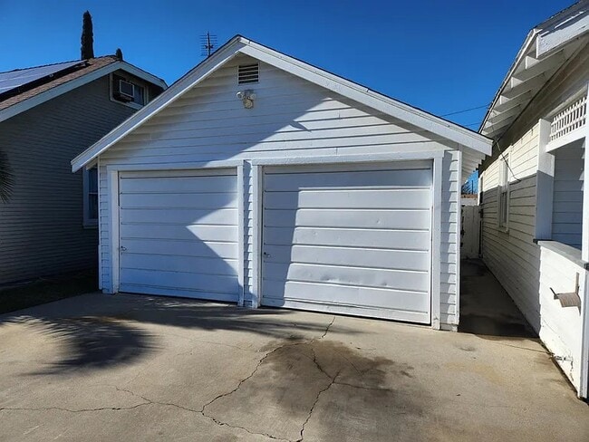 221 Hill St