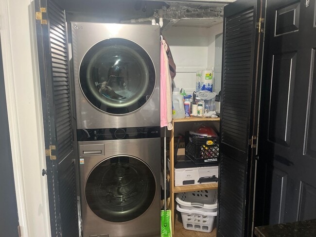 Photo - This well-maintained 2-bedroom, 1.5-bath home in Russellville, AR