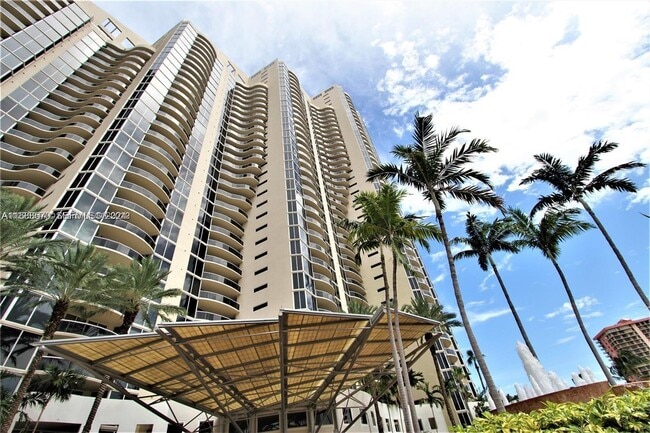 Building Photo - 17555 Collins Ave Unit 2502