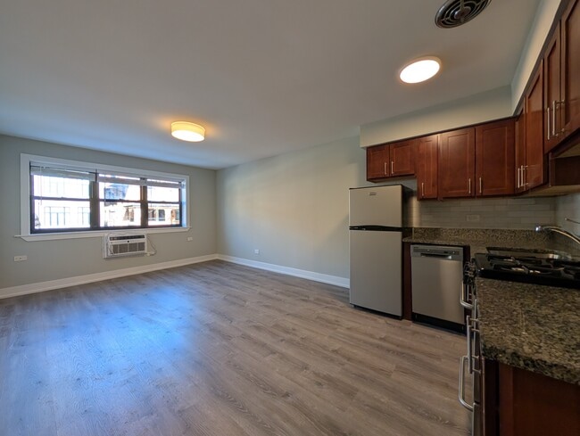 Building Photo - 456 W Barry Ave