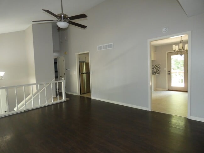Photo - 8502 Orchard St