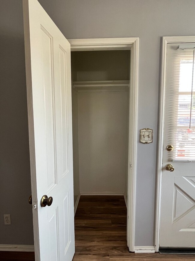 Photo - 664-670 S Eremland Dr Unidad 664