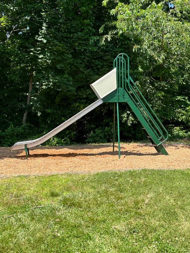 Summitwoods Apartments