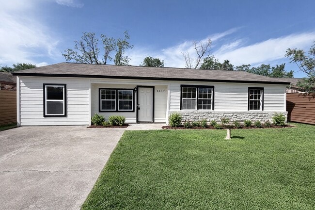 Building Photo - 8837 Oak Knoll Ln