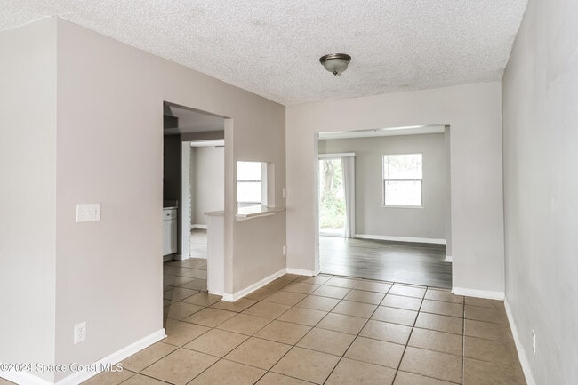 Photo - 822 Cody Ave