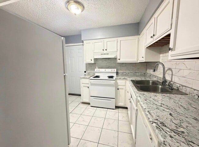 Photo - 3515 Yorkfield Dr