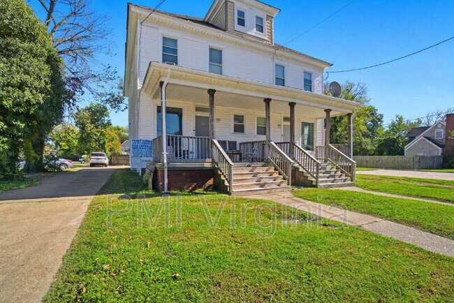 Building Photo - 3122 Tidewater Dr Unit B