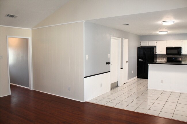 Photo - 1217 Brookhollow Dr