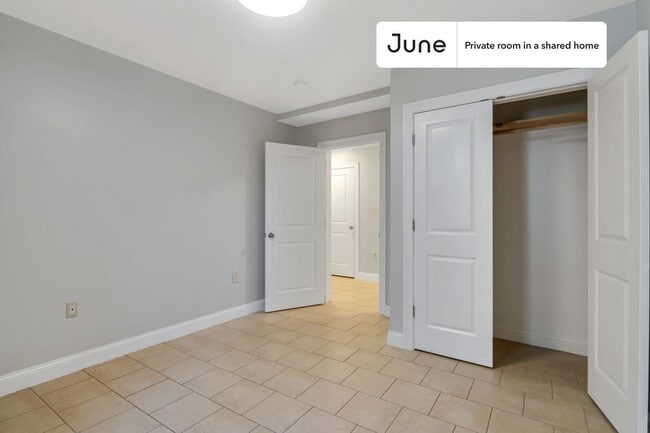 Photo - Room in Shared 5 bed/2.5 bath home Unit E