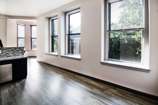 Photo - McLevy Square Apartments