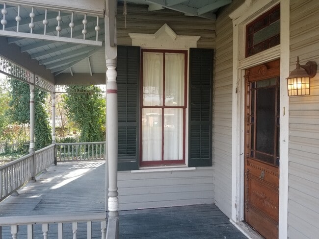 619 Washburn St Unit 1