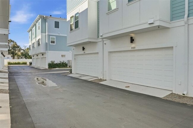 Building Photo - 2123 1st Ave N