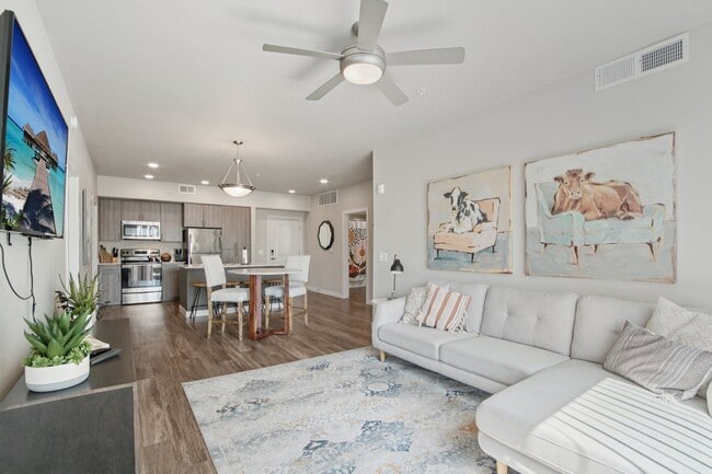 Photo - V on Broadway