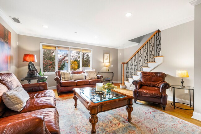 Photo - 2 Goldwin St Unit 2