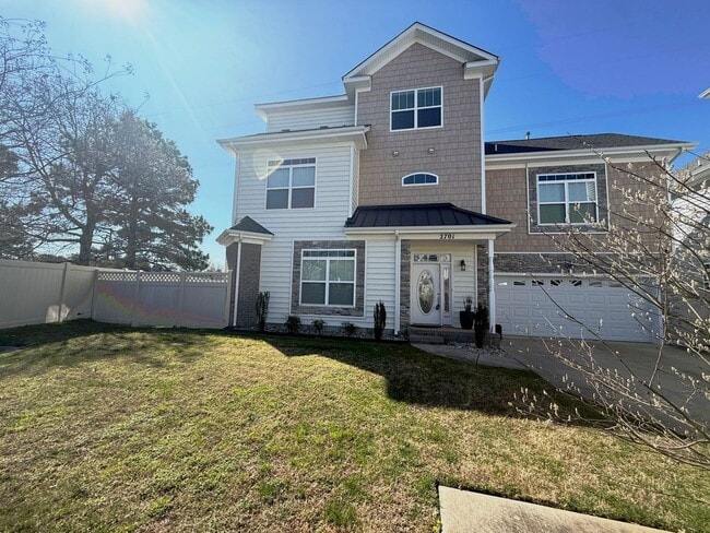 Building Photo - Spacious end-unit home in Virginia Beach!