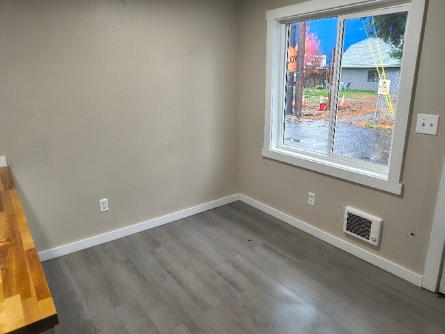 Photo - 9035 SE Division St Unit Apt 4