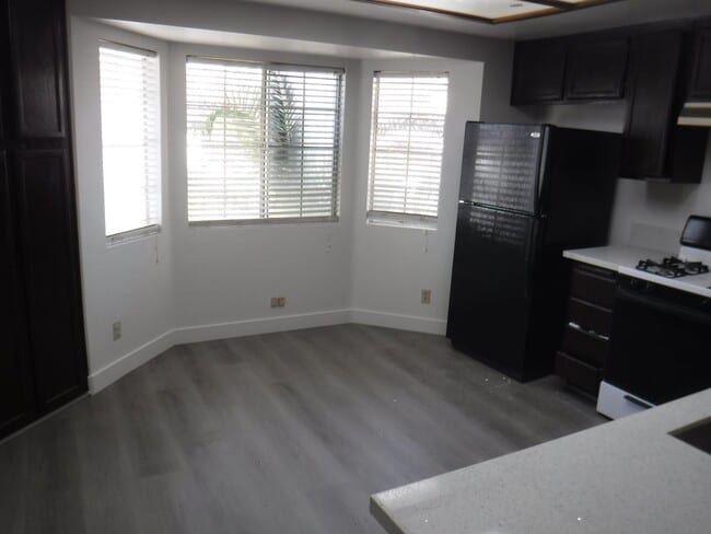 Photo - CUTE 2 BEDROOM/2 BATH HOME WITH FENCED IN ...