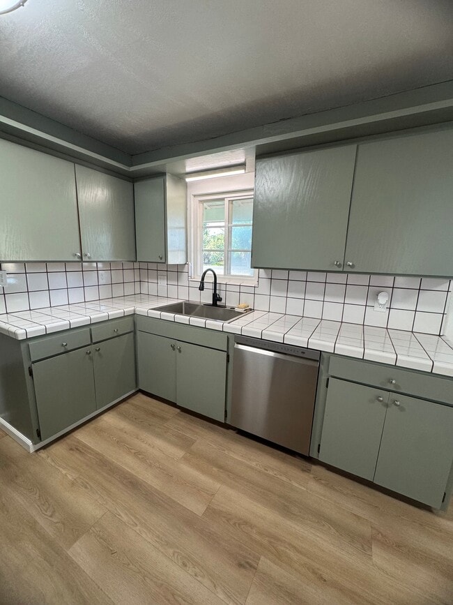 Photo - 16095 Idaho Ave