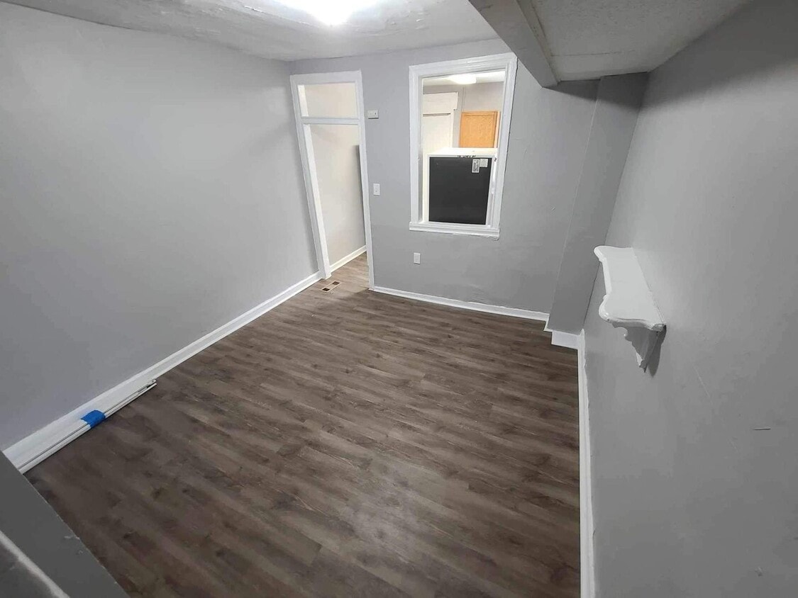 Townhouse located in the heart of Baltimore! - Townhouse located in the heart of Baltimore!