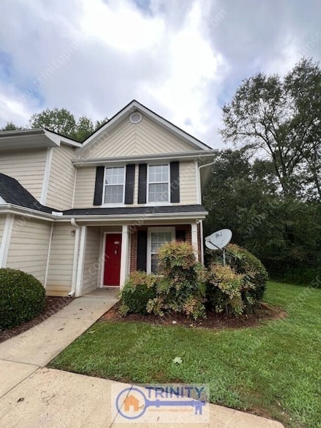 Photo - Cute TWO STORY Town Home!