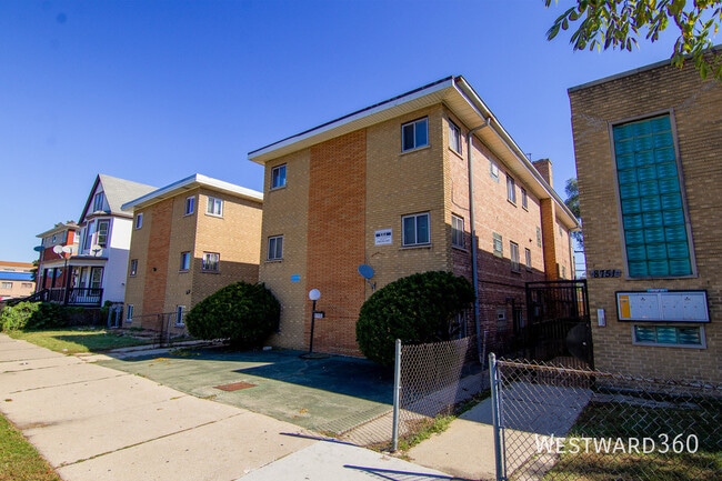 Building Photo - 8745 S Cottage Grove Ave Unit 2W