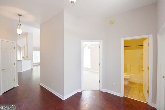 Photo - 208 Turnbridge Cir