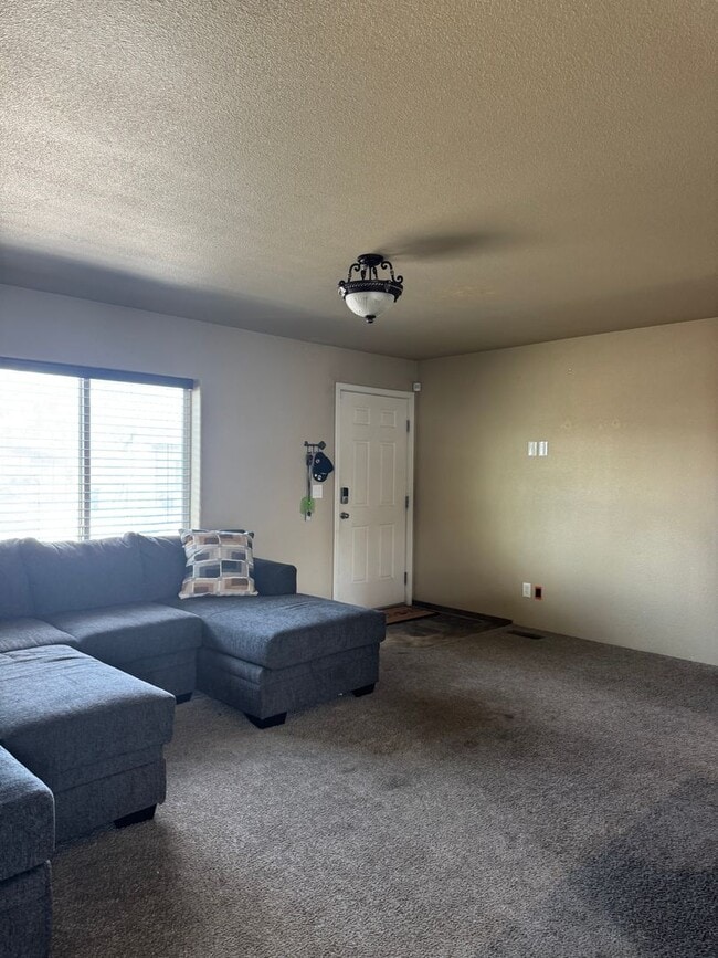 Photo - 1581 Daisy Dr