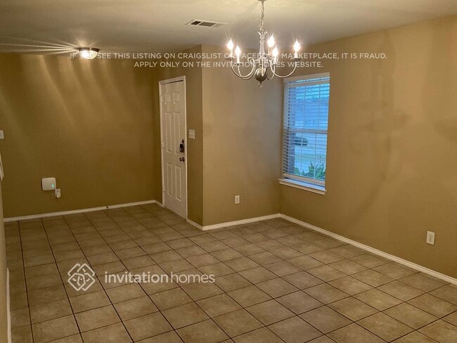 Photo - 1002 Chatham Ln