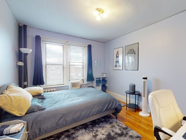 Photo - Fenway 3 Bed – Heat & Water Included – 1,003 Sq Ft – 9/1