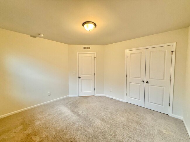 Photo - Stunning 3BD, 3.5BA Raleigh Townhome in the Desirable 5401 North Community Within Walking Distanc...