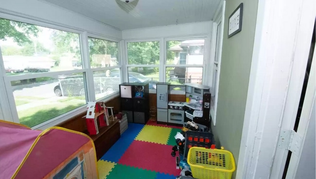 Photo - Charming Home in Heart of Rock Island