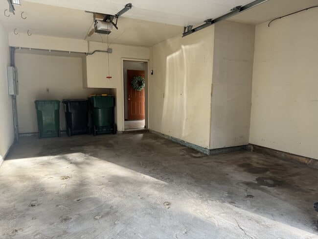 Photo - 17490 Pond Cir