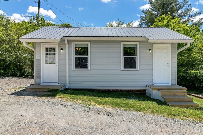 Building Photo - 5 Cobble Dr Rental