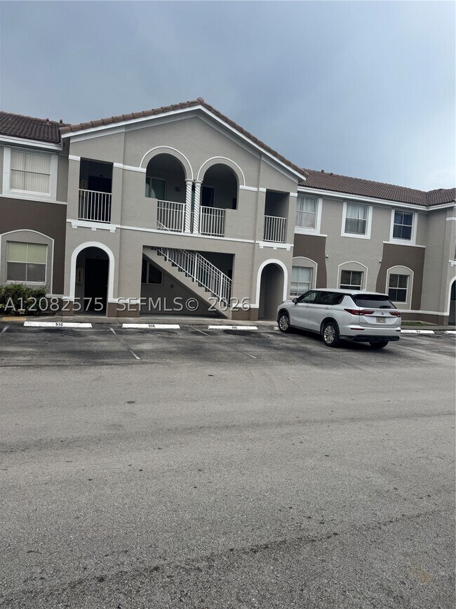 Building Photo - 1666 SE 27th Ct Unit 109