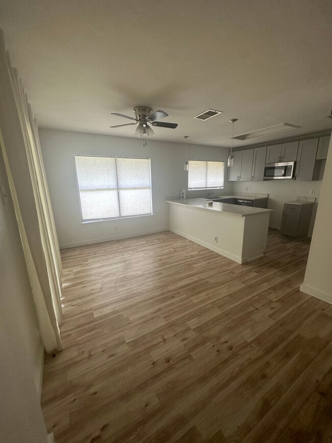 Photo - 7948 Corona Rdg