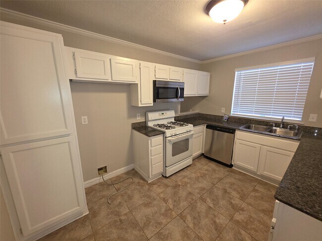 Photo - 21019 Western Valley Dr